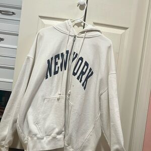 Brandy Melville Oversized White New York Christy Zip Up Hoodid